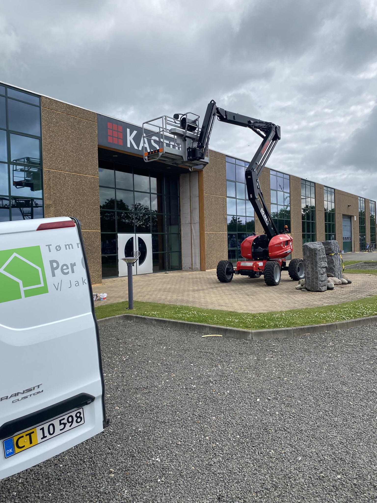 Fabriksbyggeri og staldbyggeri